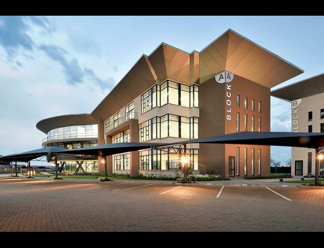 1,043M² OFFICE TO LET IN BOKSBURG NORTH