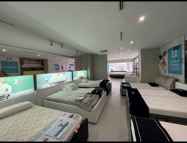 299M² RETAIL TO LET IN GREEN POINT