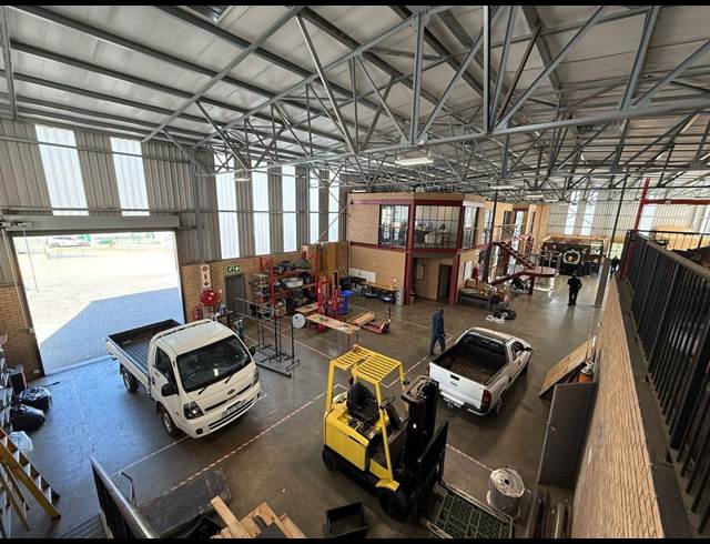 961M² WAREHOUSE TO LET IN LASER PARK