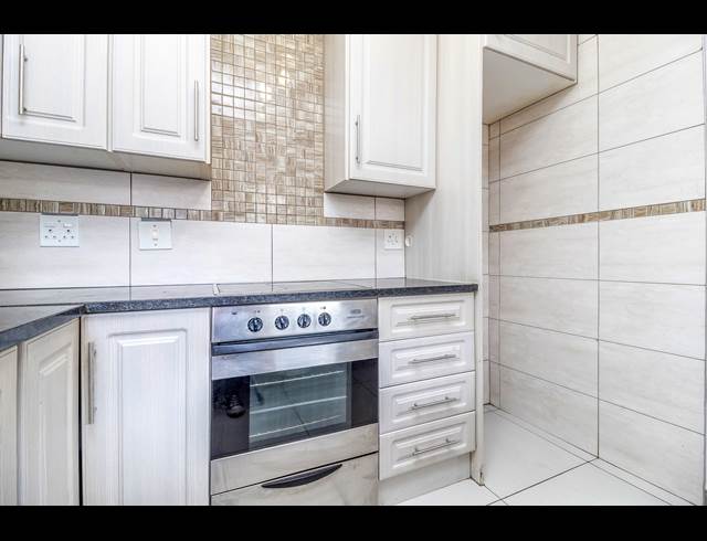 3 BEDROOM APARTMENT TO LET IN MORNINGSIDE