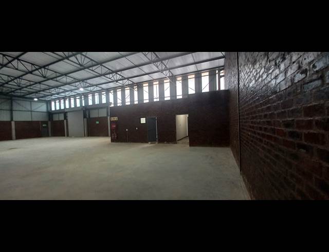 495M² WAREHOUSE TO LET IN LASER PARK