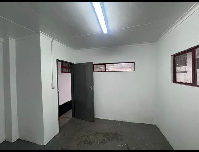 437M² WAREHOUSE TO LET IN SEBENZA