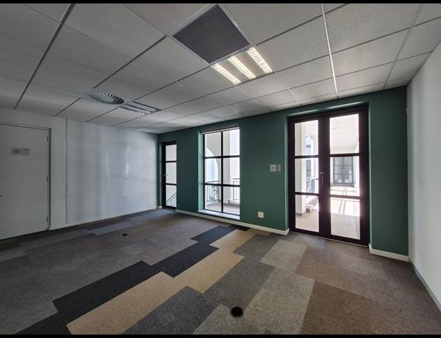 821M² OFFICE TO LET IN ILLOVO
