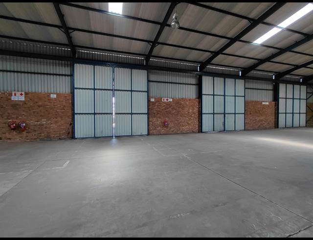 1,848M² WAREHOUSE TO LET IN POMONA