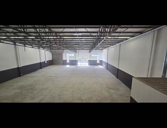 679M² WAREHOUSE TO LET IN LASER PARK