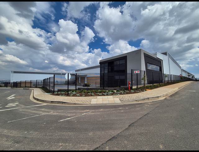 2,208M² WAREHOUSE TO LET IN AIRPORT PARK