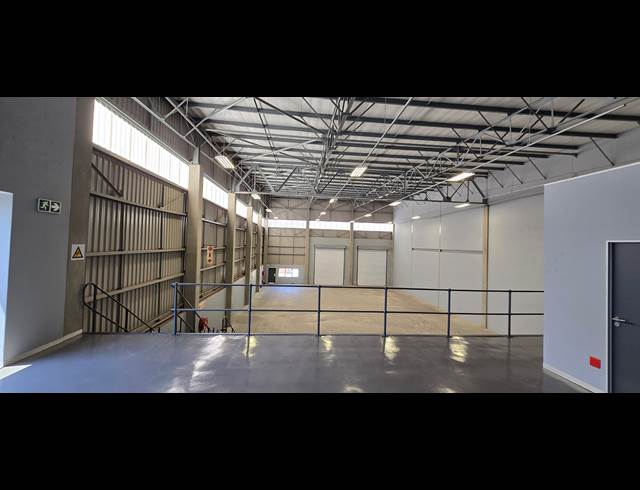 1,287M² WAREHOUSE TO LET IN LANSERIA
