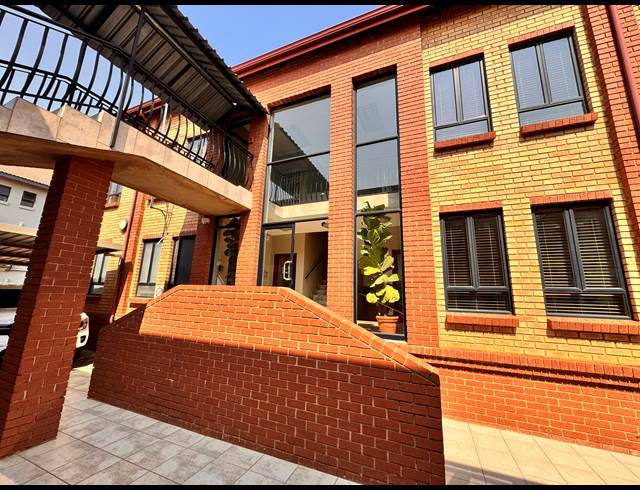 200M² OFFICE TO LET IN ROUTE 21 BUSINESS PARK
