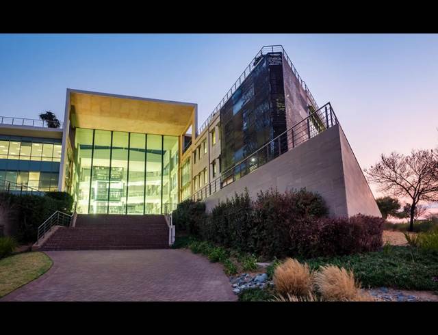 2,700M² OFFICE TO LET IN WATERFALL