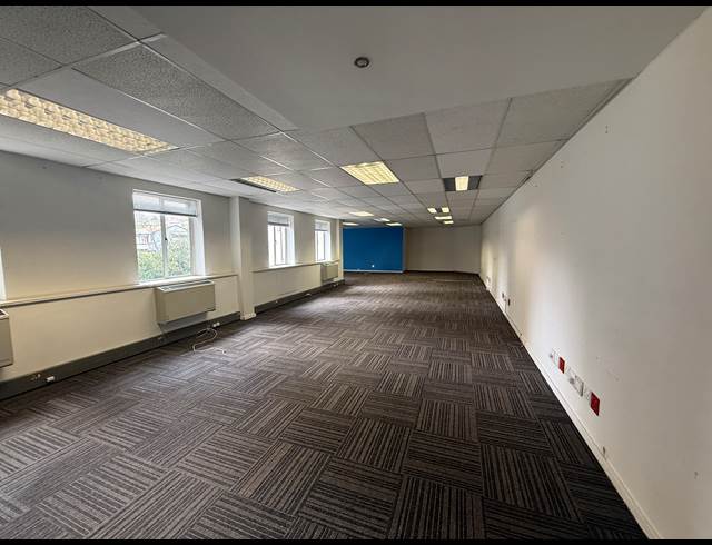409M² OFFICE TO LET IN HOUGHTON ESTATE