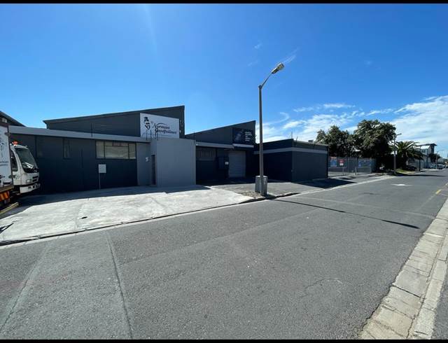 1,550M² WAREHOUSE TO LET IN PAARDEN EILAND