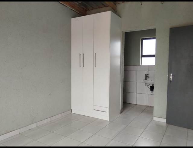 1 BEDROOM PROPERTY TO RENT IN KURUMAN