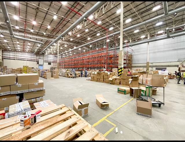 8,459M² WAREHOUSE TO LET IN RIVERHORSE VALLEY