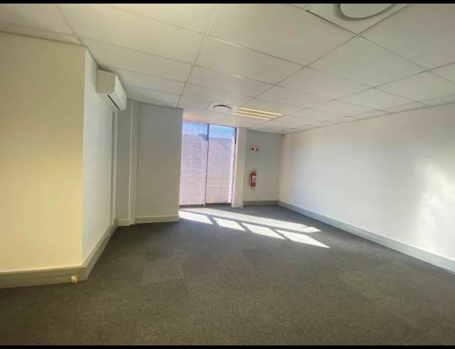 302M² WAREHOUSE TO LET IN STIKLAND INDUSTRIAL