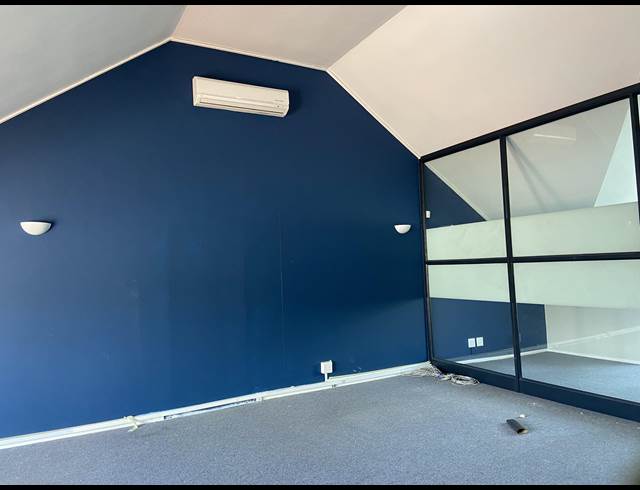 90M² OFFICE TO LET IN WESTLAKE