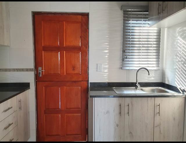 2 bed property to rent in WHETSTONE