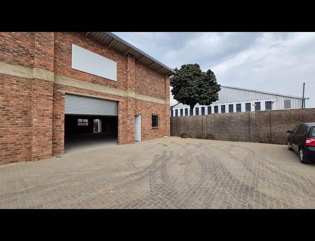 100M² FACTORY TO LET IN BENONI SOUTH