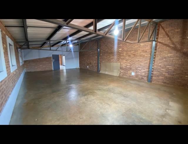 300M² WAREHOUSE TO LET IN HENNOPSPARK