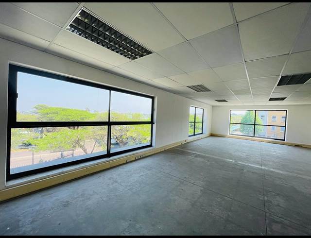 586M² OFFICE TO LET IN VORNA VALLEY