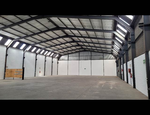 1,300M² WAREHOUSE TO LET IN PAROW INDUSTRIAL