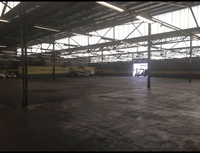 11,000M² WAREHOUSE TO LET IN BOKSBURG EAST