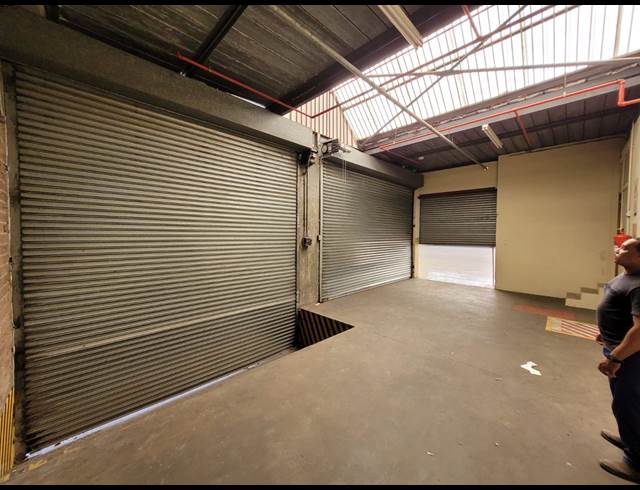 2,200M² WAREHOUSE TO LET IN ATLANTIS INDUSTRIAL