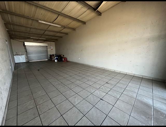 160M² RETAIL TO LET IN NAAUWPOORT