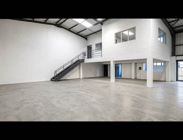362M² WAREHOUSE TO LET IN RETREAT INDUSTRIAL
