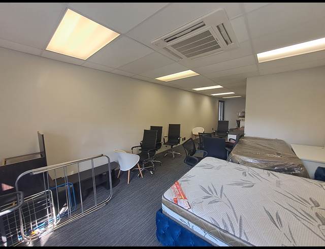 70M² OFFICE TO LET IN DUNKELD WEST