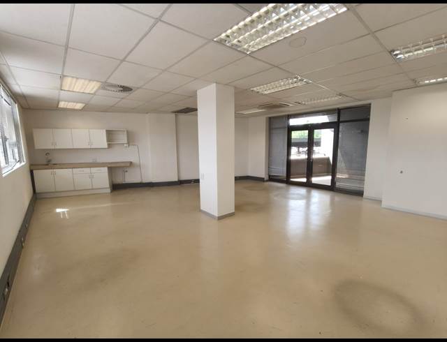 115M² OFFICE TO LET IN FOURWAYS