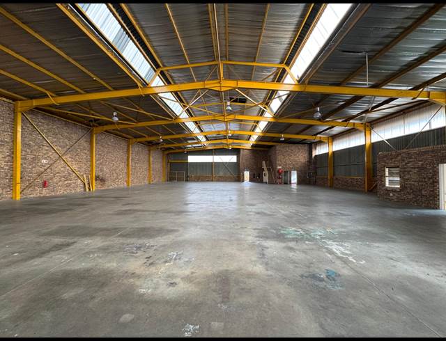 1,300M² WAREHOUSE TO LET IN ROBERTVILLE