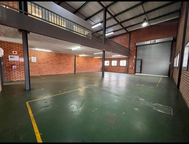 318M² WAREHOUSE TO LET IN HENNOPSPARK
