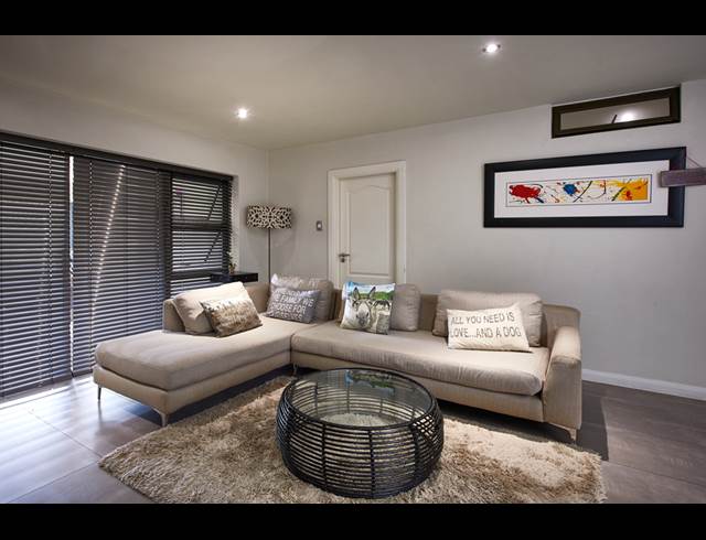 2 BEDROOM APARTMENT TO LET IN SANDOWN