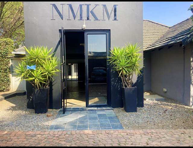 220M² OFFICE TO LET IN EMMARENTIA