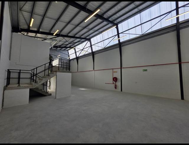 250M² WAREHOUSE TO LET IN FIRGROVE