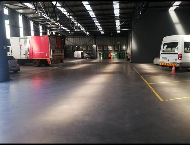 2,400M² WAREHOUSE TO LET IN CITY & SUBURBAN