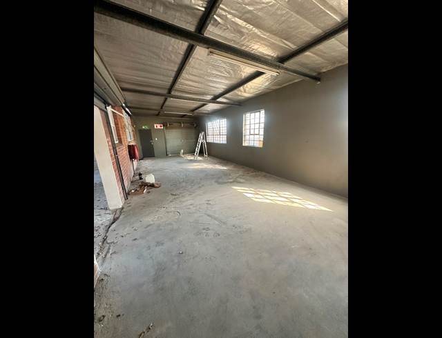 800M² WAREHOUSE TO LET IN MASONS MILL