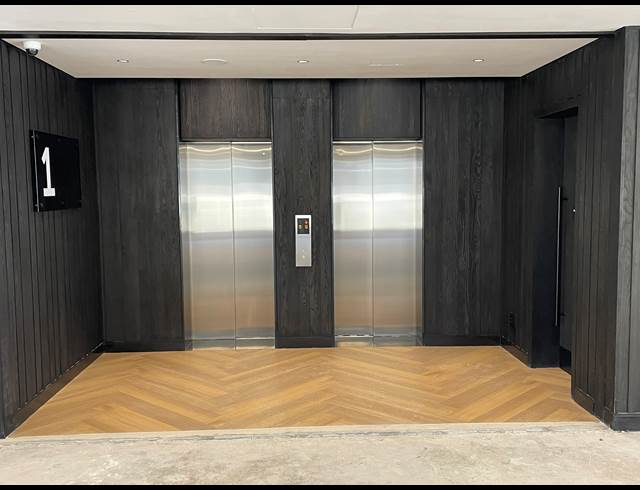 881M² OFFICE RENTED IN CLAREMONT