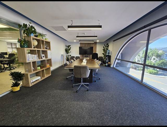 1,083M² OFFICE TO LET IN CENTURY CITY