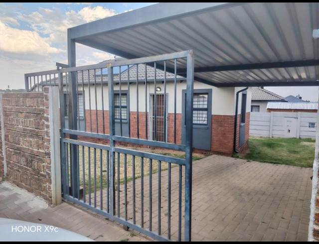 3 BEDROOM PROPERTY TO RENT IN MINDALORE