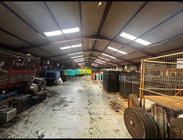 2,250M² WAREHOUSE TO LET IN PHOENIX INDUSTRIAL