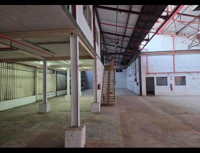 1,072M² WAREHOUSE TO LET IN BURBREEZE