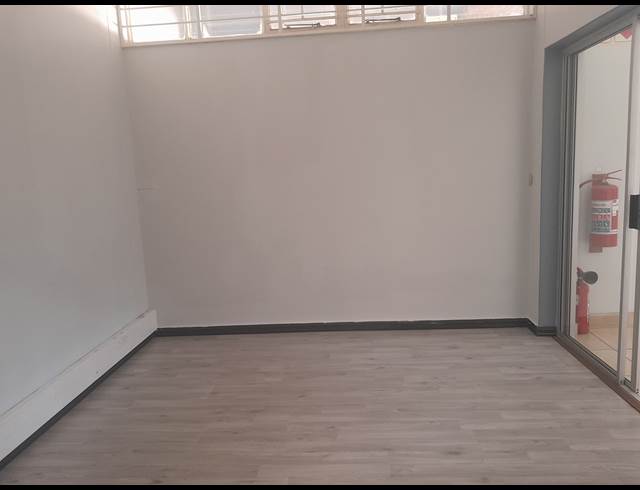 70.70M² OFFICE TO LET IN PARKHILL GARDENS