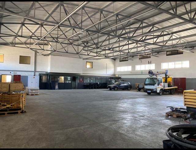 1,399M² WAREHOUSE RENTED IN CAPRICORN