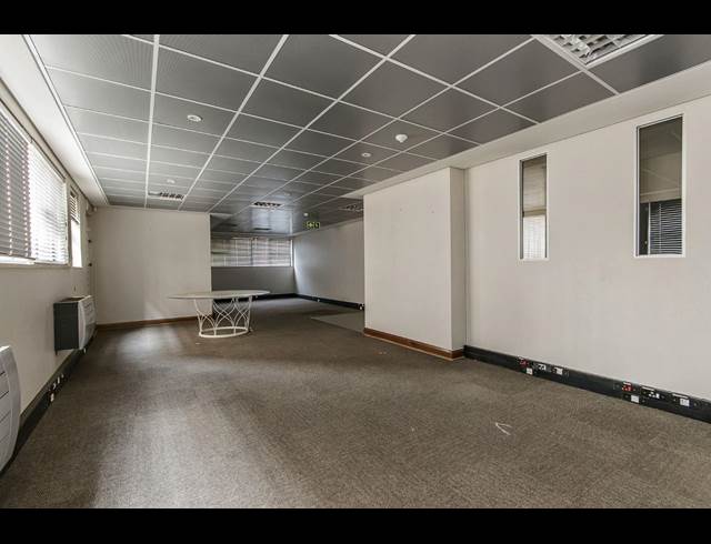 2,360M² WAREHOUSE TO LET IN WYNBERG