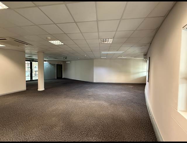 356M² OFFICE TO LET IN PARKTOWN