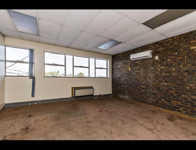 9,946M² WAREHOUSE TO LET IN WYNBERG