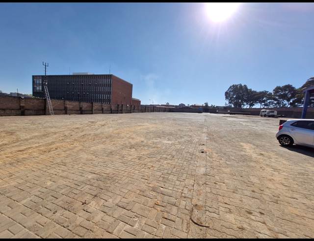 12,000M² WAREHOUSE TO LET IN GERMISTON CENTRAL