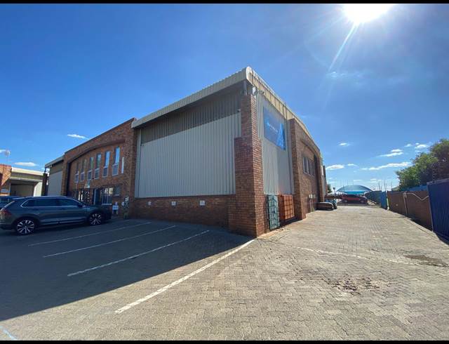 400M² WAREHOUSE RENTED IN SPARTAN