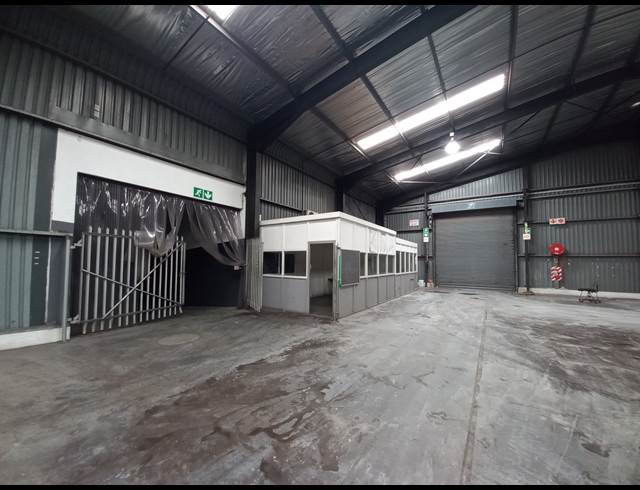 1,350M² WAREHOUSE TO LET IN WOODBROOK